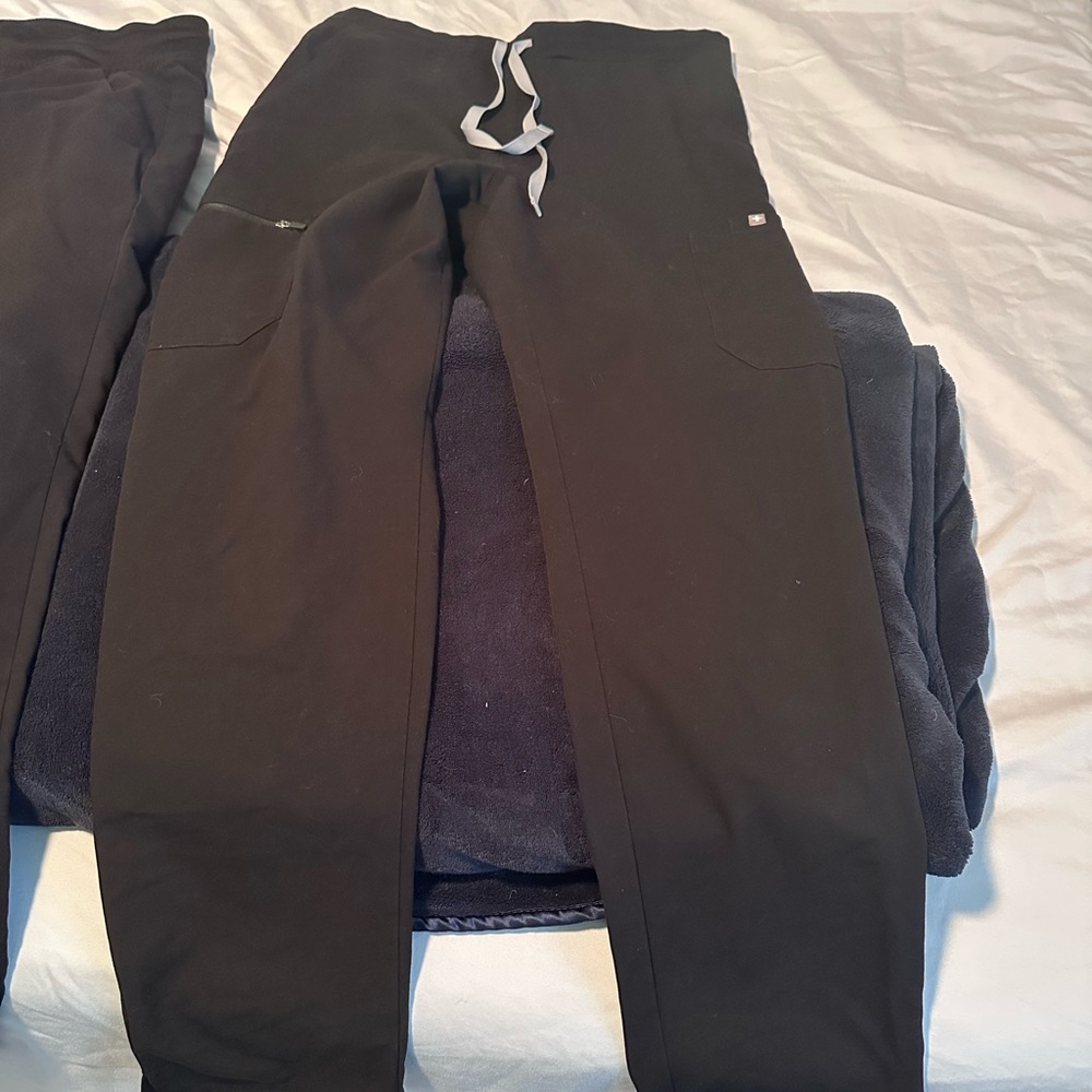 Figs yola skinny black small